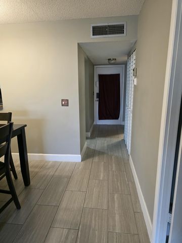 3130 Holiday Springs Boulevard 307, Margate, FL 33063