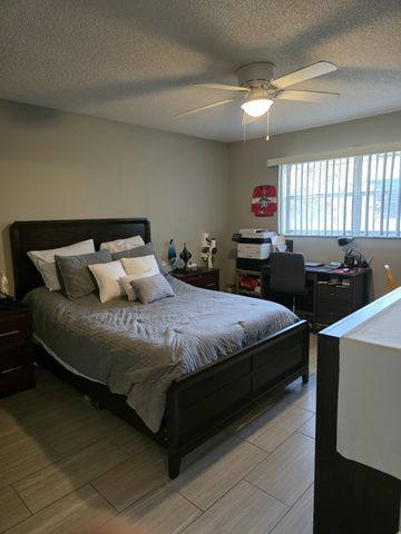 3130 Holiday Springs Boulevard 307, Margate, FL 33063