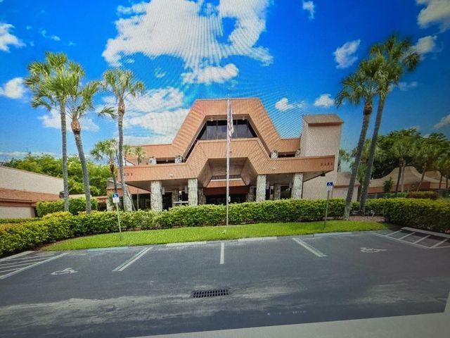 3130 Holiday Springs Boulevard 307, Margate, FL 33063