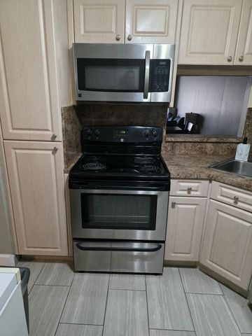 3130 Holiday Springs Boulevard 307, Margate, FL 33063