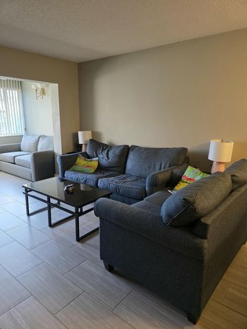 3130 Holiday Springs Boulevard 307, Margate, FL 33063