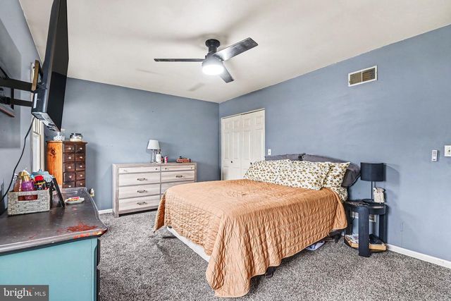 1011 NORTHFIELD DR, Carlisle, PA 17013