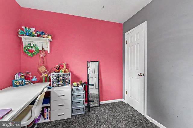 1011 NORTHFIELD DR, Carlisle, PA 17013