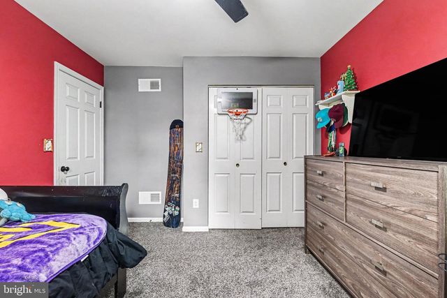 1011 NORTHFIELD DR, Carlisle, PA 17013