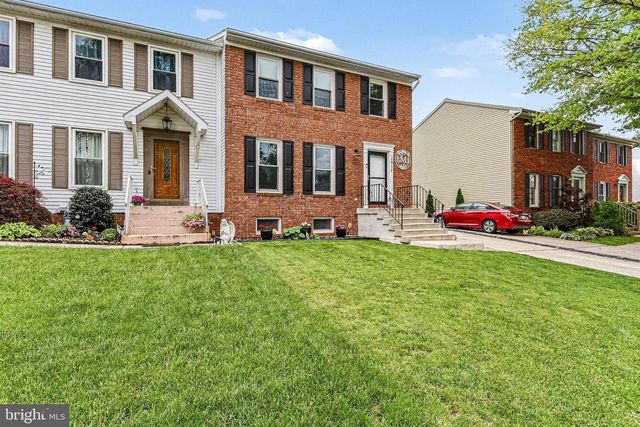 1011 NORTHFIELD DR, Carlisle, PA 17013