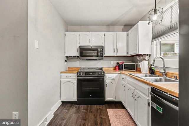 1011 NORTHFIELD DR, Carlisle, PA 17013