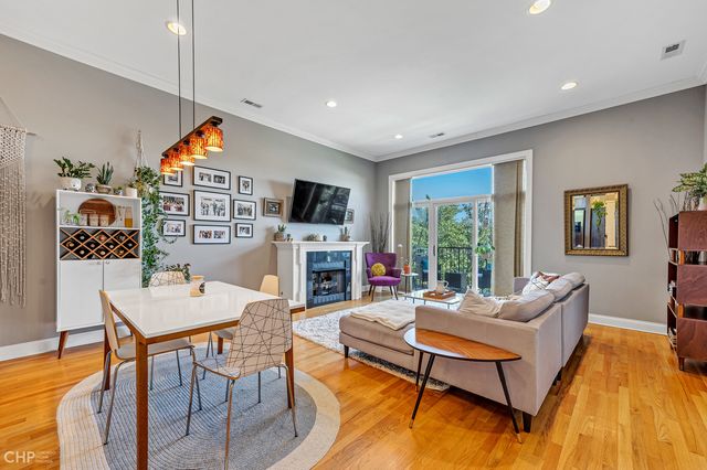 2934 W Montrose Avenue 303, Chicago, IL 60618