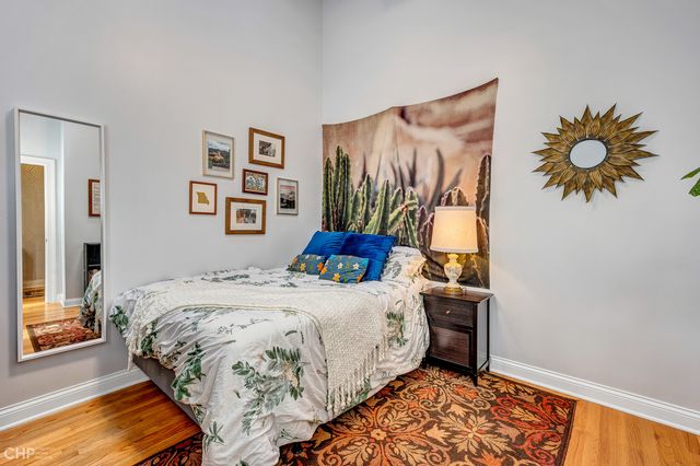 2934 W Montrose Avenue 303, Chicago, IL 60618