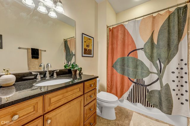 2934 W Montrose Avenue 303, Chicago, IL 60618