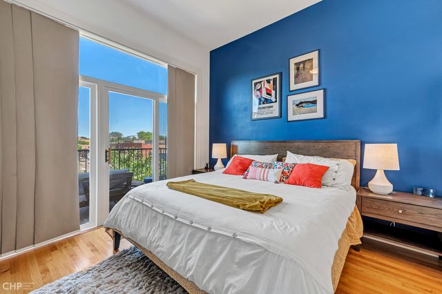 2934 W Montrose Avenue 303, Chicago, IL 60618