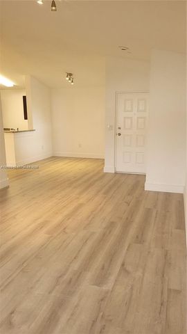 2851 N Oakland Forest Dr 210, Oakland Park, FL 33309