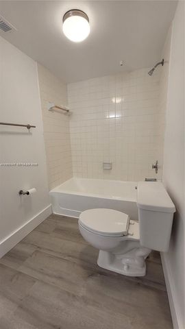 2851 N Oakland Forest Dr 210, Oakland Park, FL 33309