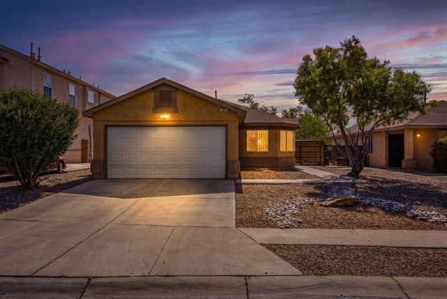 1404 Don Reynaldo Street SW, Albuquerque, NM 87121