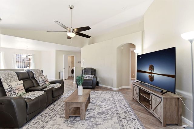 1404 Don Reynaldo Street SW, Albuquerque, NM 87121