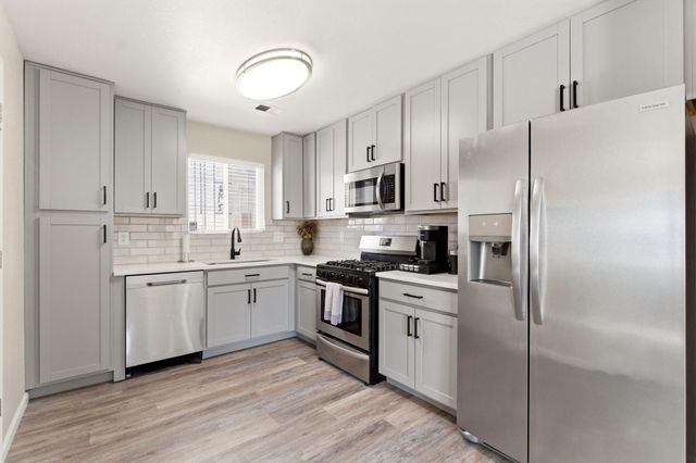 1404 Don Reynaldo Street SW, Albuquerque, NM 87121