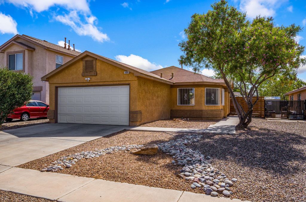 1404 Don Reynaldo Street SW, Albuquerque, NM 87121