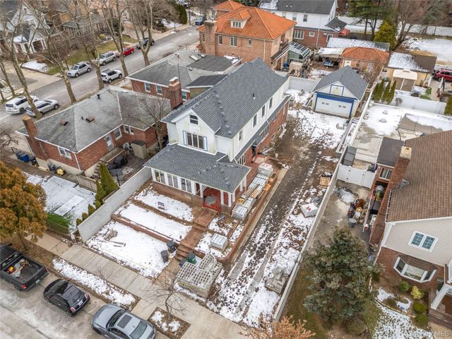 16016 Riverside Drive, Beechhurst, NY 11357