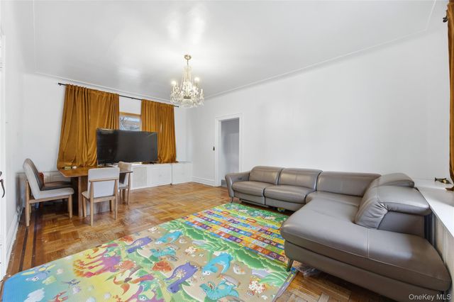 16016 Riverside Drive, Beechhurst, NY 11357