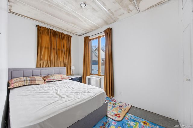 16016 Riverside Drive, Beechhurst, NY 11357