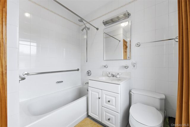 16016 Riverside Drive, Beechhurst, NY 11357