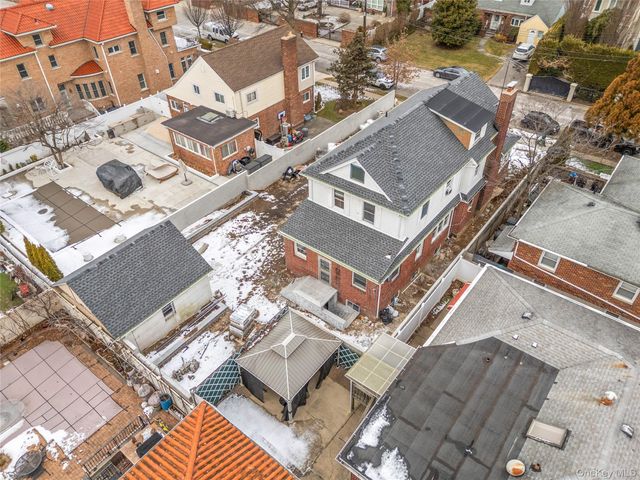 16016 Riverside Drive, Beechhurst, NY 11357