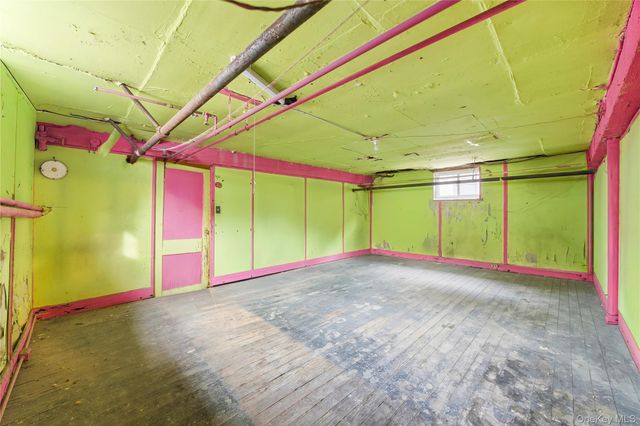 16016 Riverside Drive, Beechhurst, NY 11357