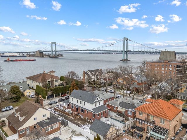 16016 Riverside Drive, Beechhurst, NY 11357
