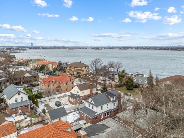 16016 Riverside Drive, Beechhurst, NY 11357