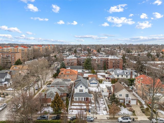 16016 Riverside Drive, Beechhurst, NY 11357