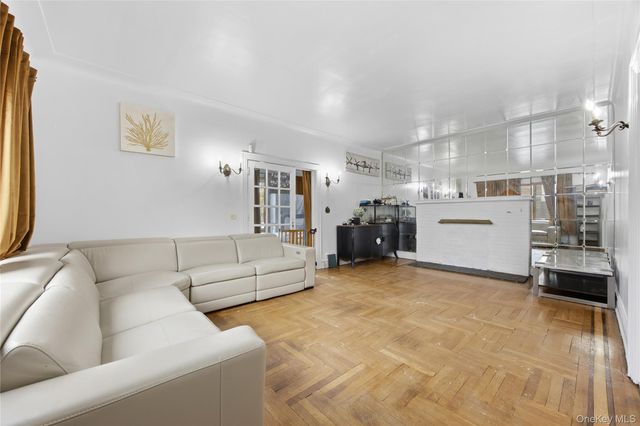 16016 Riverside Drive, Beechhurst, NY 11357