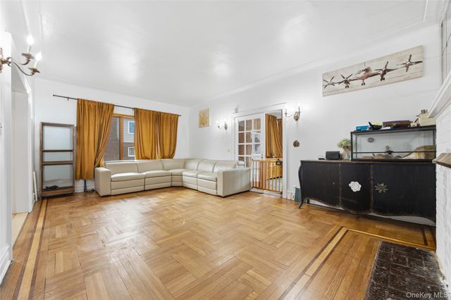 16016 Riverside Drive, Beechhurst, NY 11357