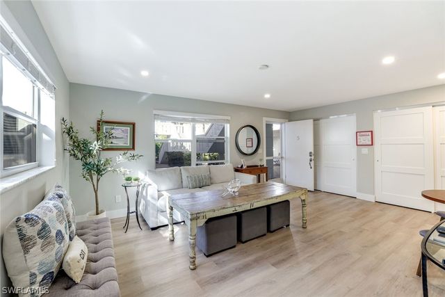 780 10th AVE 5, Naples, FL 34102