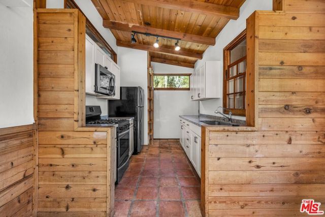 2519 Horse Shoe Canyon Road, Los Angeles, CA 90046