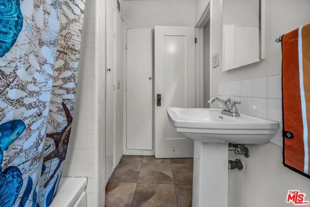 2519 Horse Shoe Canyon Road, Los Angeles, CA 90046