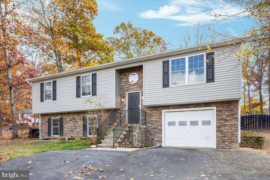 66 TIMBER RIDGE RD, Capon Bridge, WV 26711