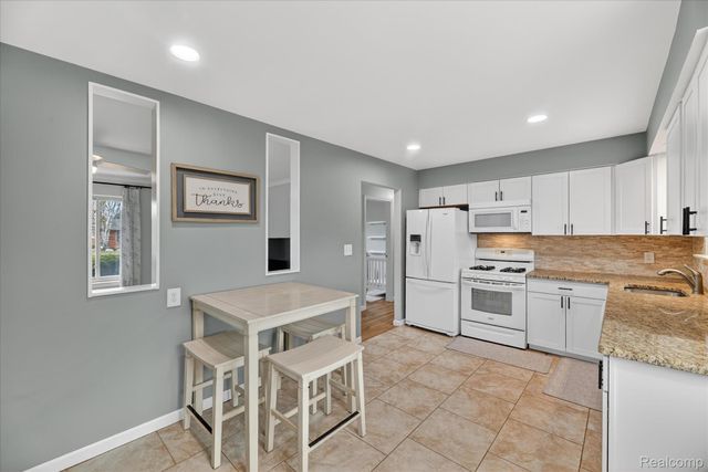 11638 Fairview Drive, Sterling Heights, MI 48312