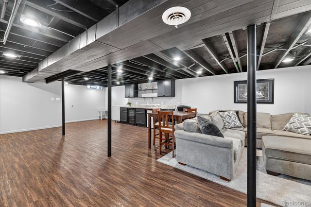 11638 Fairview Drive, Sterling Heights, MI 48312