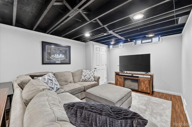 11638 Fairview Drive, Sterling Heights, MI 48312