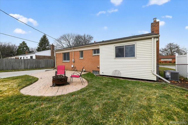 11638 Fairview Drive, Sterling Heights, MI 48312