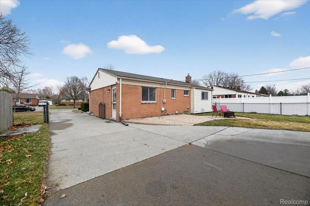 11638 Fairview Drive, Sterling Heights, MI 48312