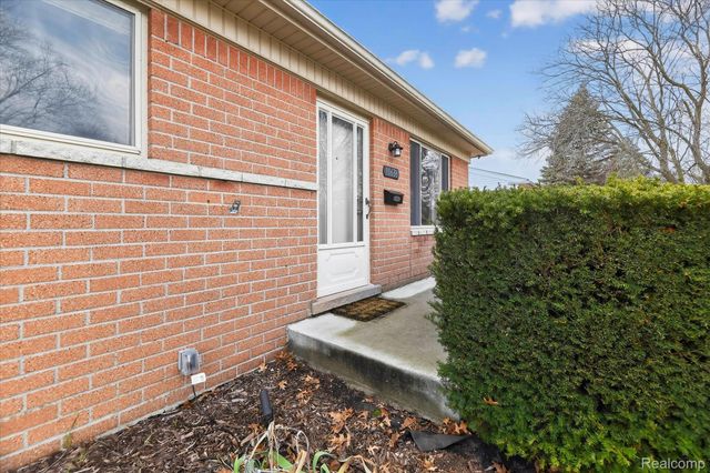 11638 Fairview Drive, Sterling Heights, MI 48312