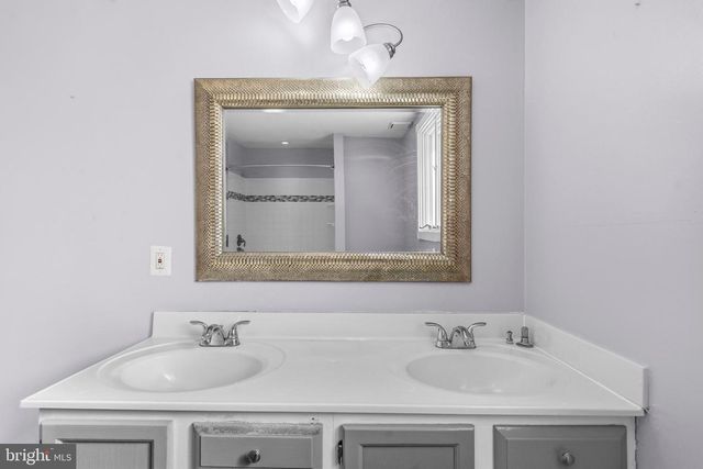 5557 REAGON CT, Woodbridge, VA 22193