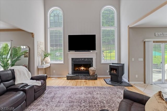15 Ascot Ln, Byram Twp., NJ 07871
