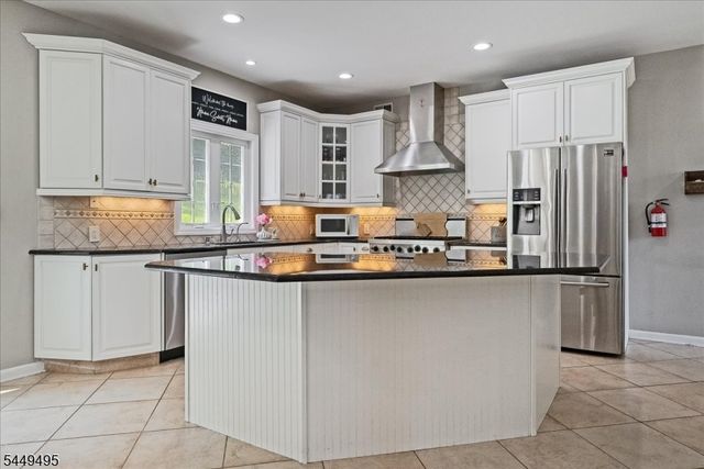 15 Ascot Ln, Byram Twp., NJ 07871
