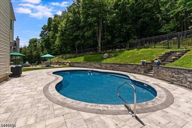 15 Ascot Ln, Byram Twp., NJ 07871