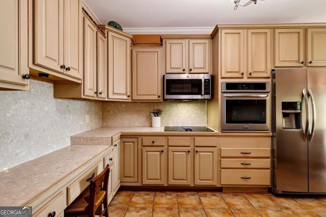 237 Lyman Hall, Savannah, GA 31410