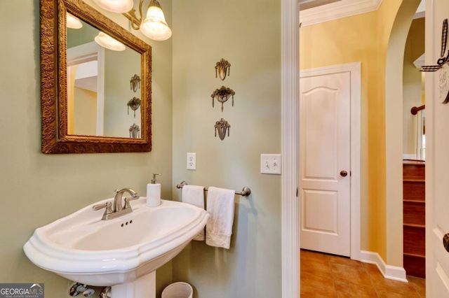 237 Lyman Hall, Savannah, GA 31410