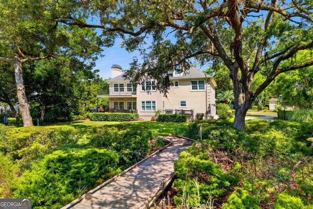 237 Lyman Hall, Savannah, GA 31410