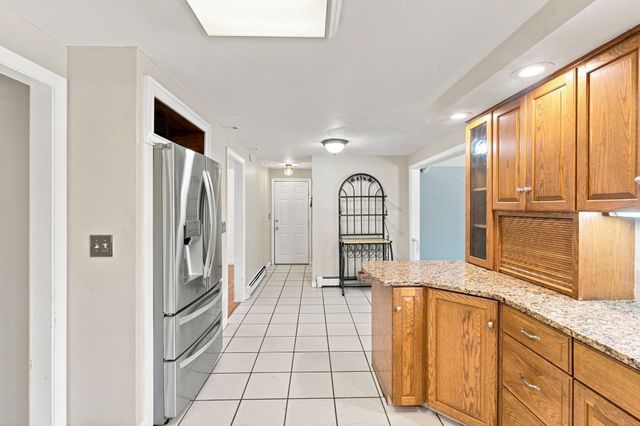 25 West St, Foxboro, MA 02035