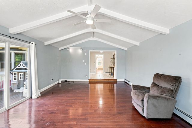 25 West St, Foxboro, MA 02035